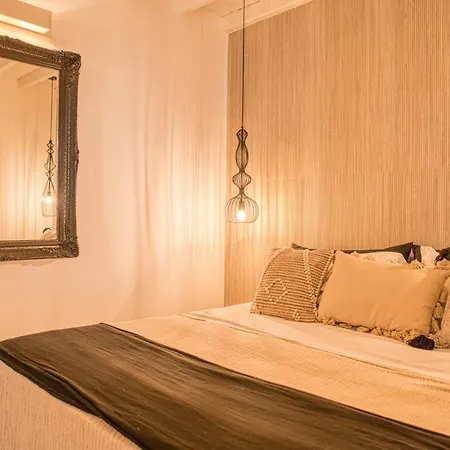 Ela Boutique & 4*